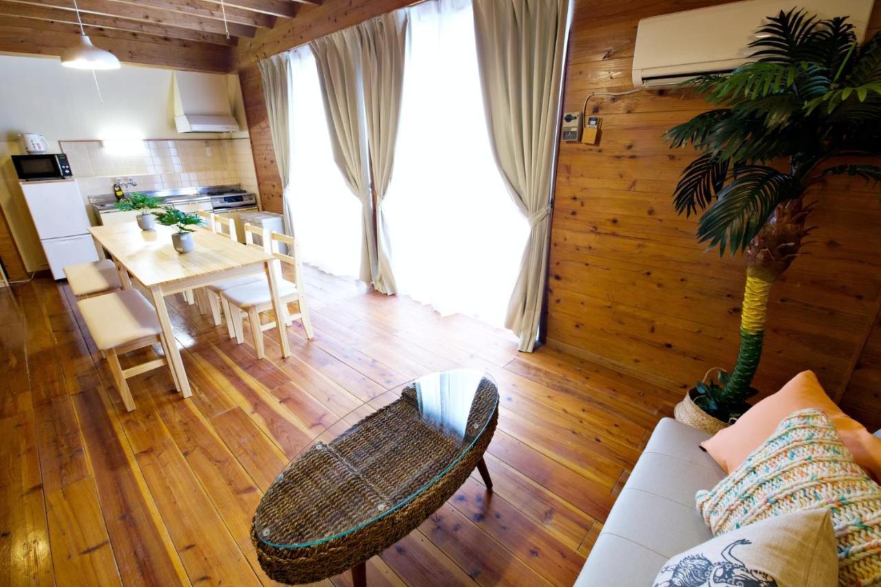 Appartement にらい恩納　杉の木 à Onna Extérieur photo